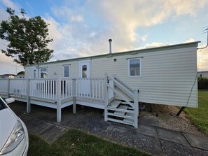 Exterior - Kingfisher Caravan Park - Holiday Accommodation 22193 (Skegness)