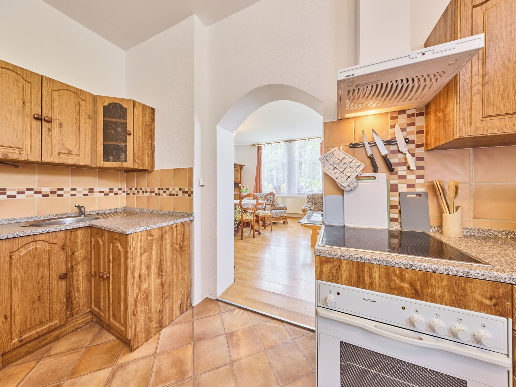 Kühlschrank, Mikrowelle, Ofen, Geschirrspüler