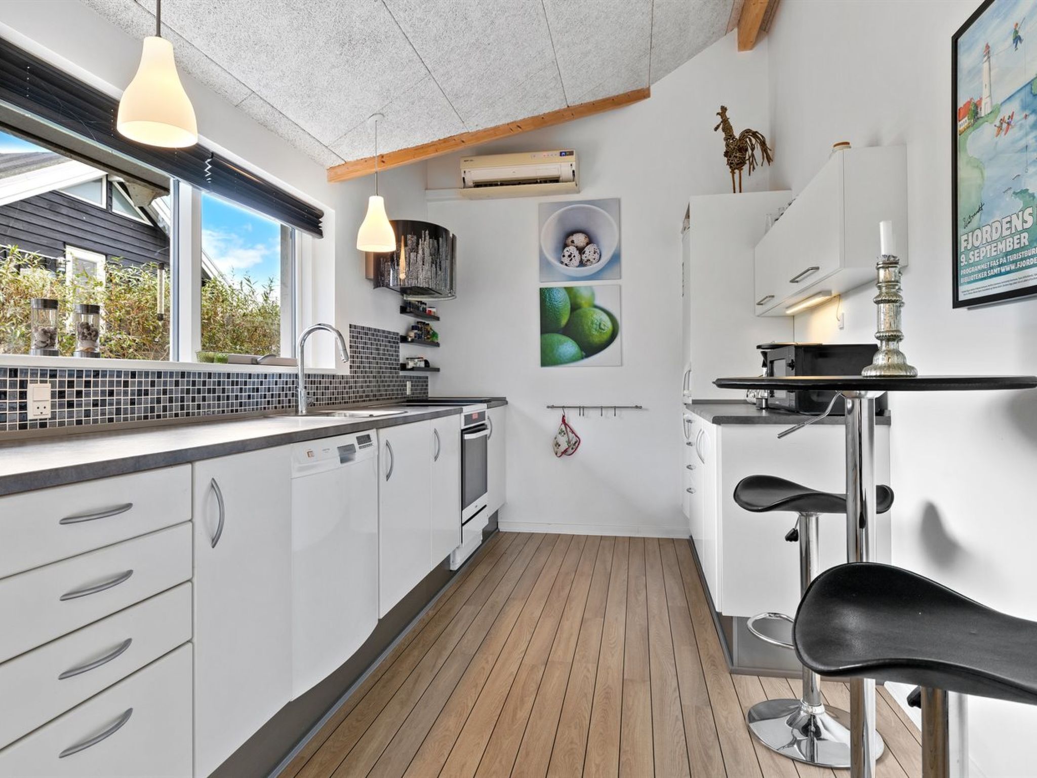 Frigorífic, microones i rentaplats 