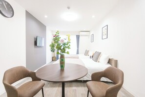 Family Room, Balcony, City View | Blackout curtains, free WiFi, bed sheets - b&Kishinosato (Osaka)