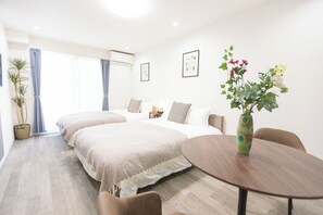 Family Room, Balcony, City View | Blackout drapes, free WiFi - b&Kishinosato (Osaka)