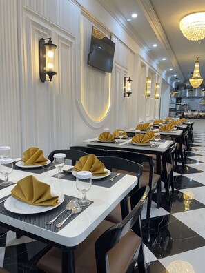 Daily buffet breakfast (IDR 85000 per person)