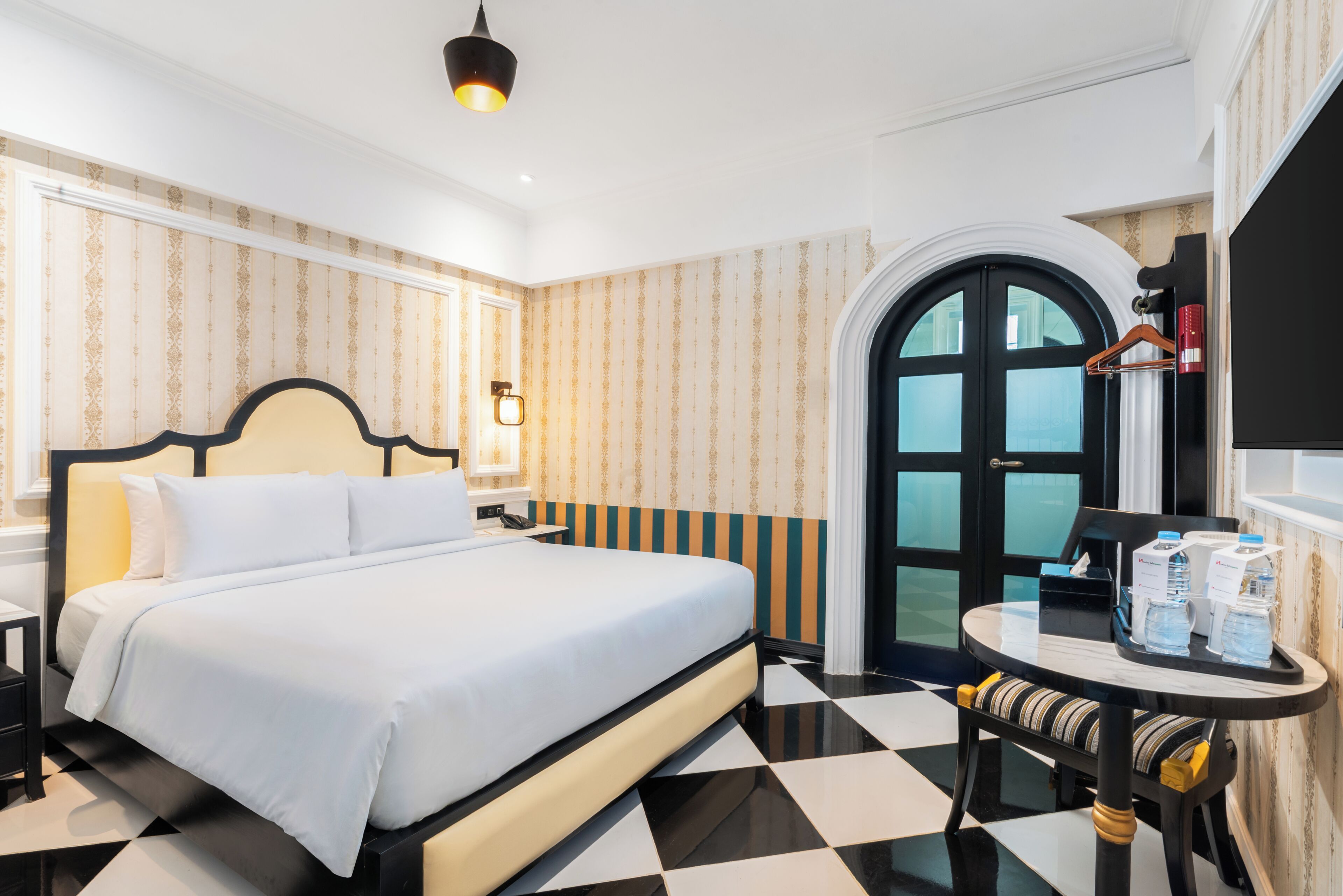 Express Queen Room | Free WiFi