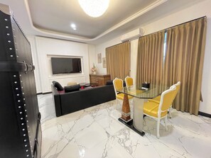 Chambre Double Exécutive (Express Super Suite King) | Coin séjour