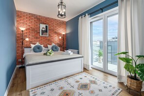 Comfort Apartment, Balcony, City View | Blackout curtains, iron/ironing board, cots/infant beds, free WiFi - Lumina luxury apart with beautiful view (Łódź)