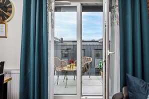 คอมฟอร์ทอพาร์ทเมนท์, ระเบียง, วิวเมือง | ระเบียง