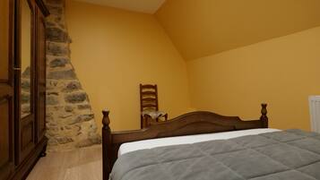 4 bedrooms, iron/ironing board, travel crib, WiFi (free)