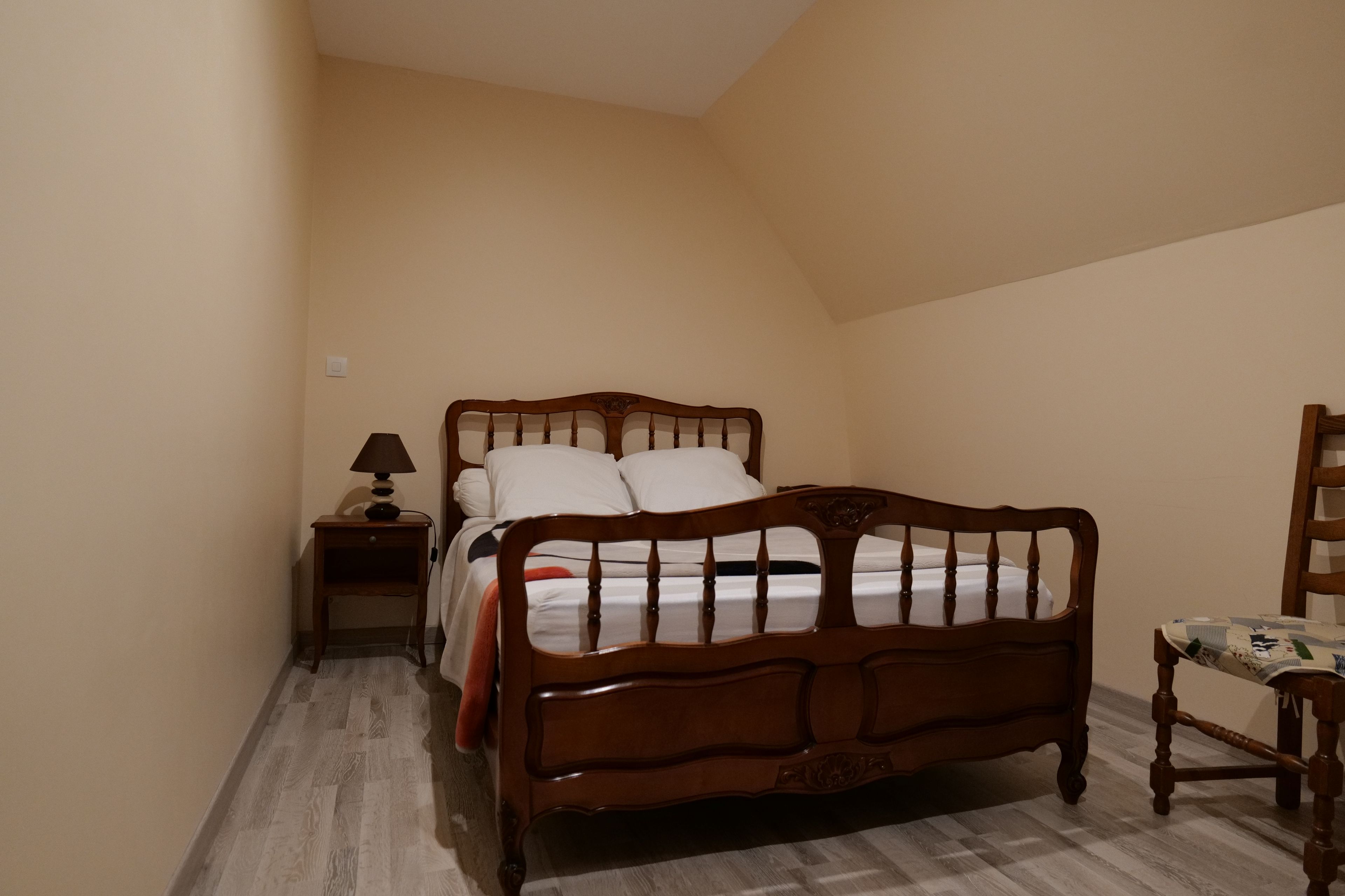 4 bedrooms, iron/ironing board, travel crib, WiFi (free)