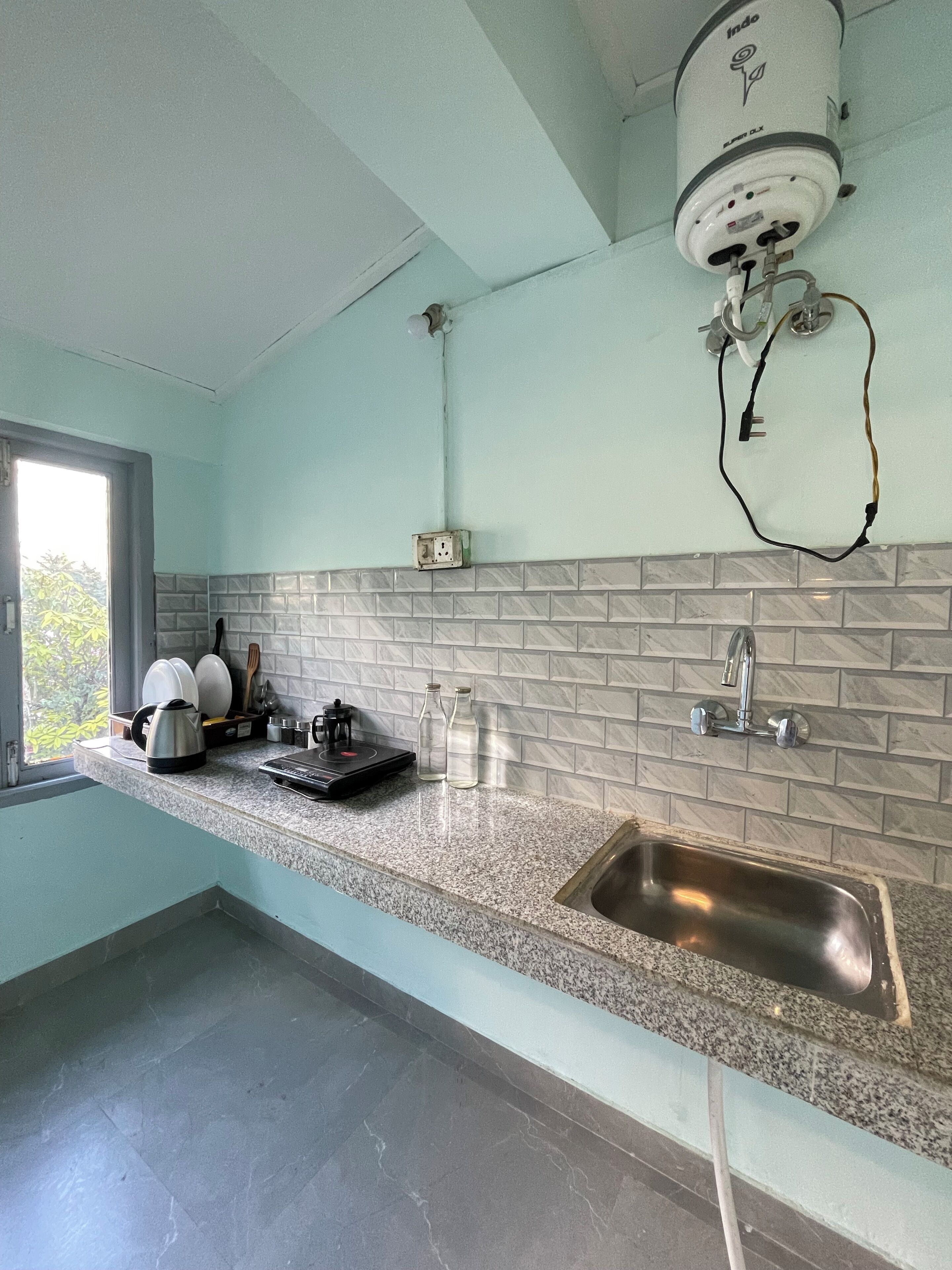 Deluxe Studio, Balcony, Mountain View | Private kitchen