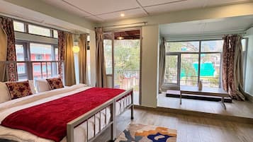 Deluxe Studio, Balcony, Mountain View | Free WiFi