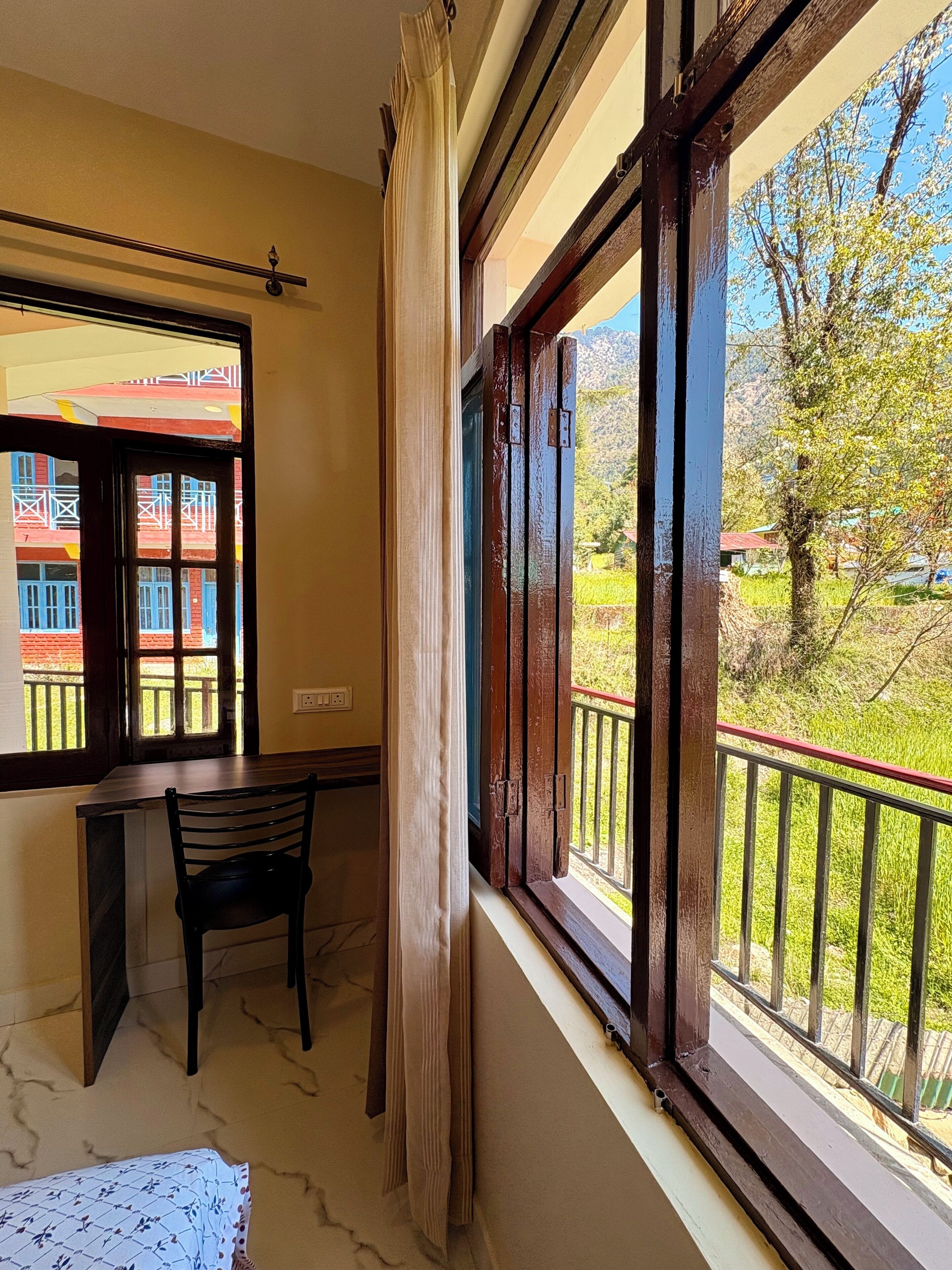 Superior Double Room, 1 King Bed, Mountain View | Free WiFi