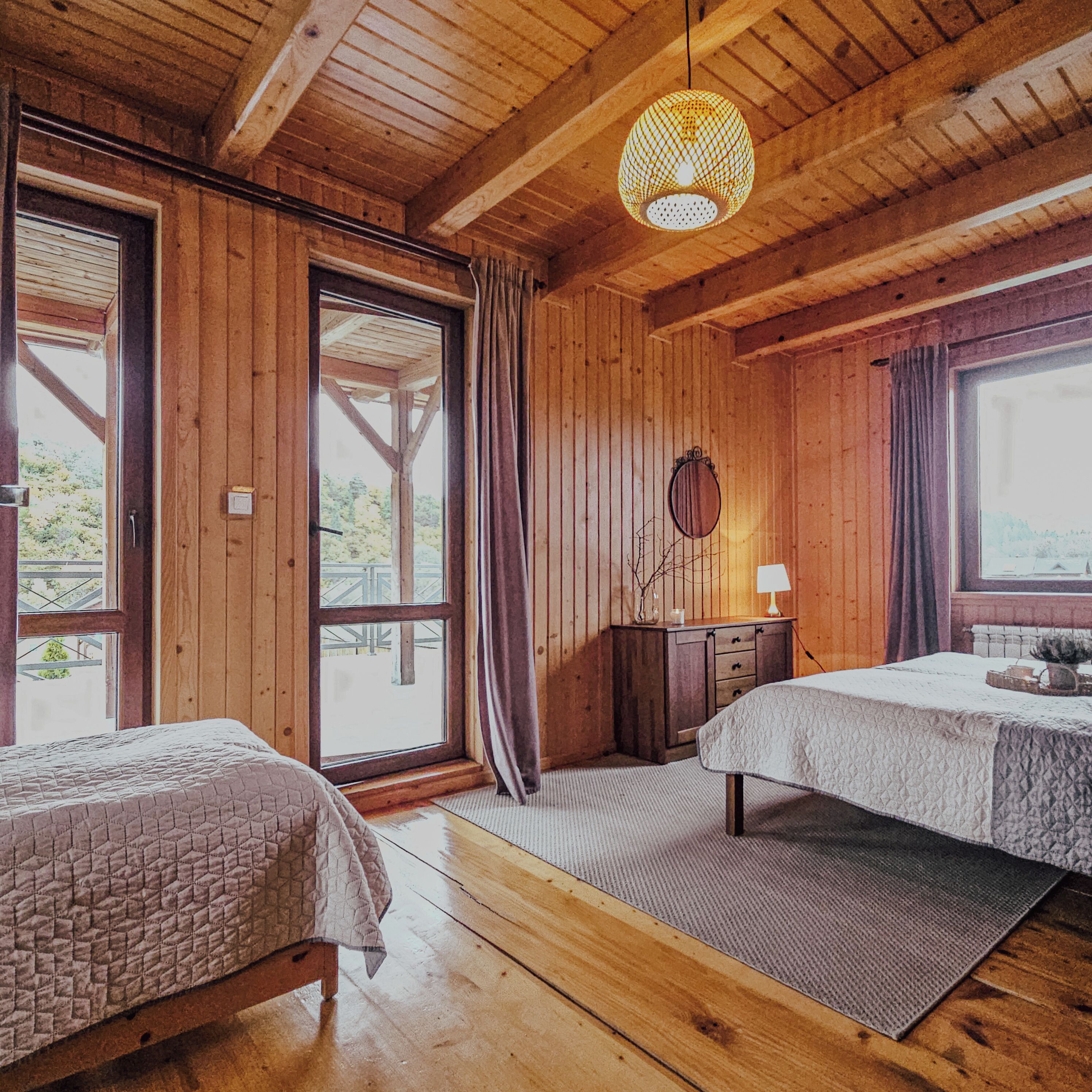 5 quartos, ferros/tábuas de passar roupa, Wi-Fi, roupa de cama