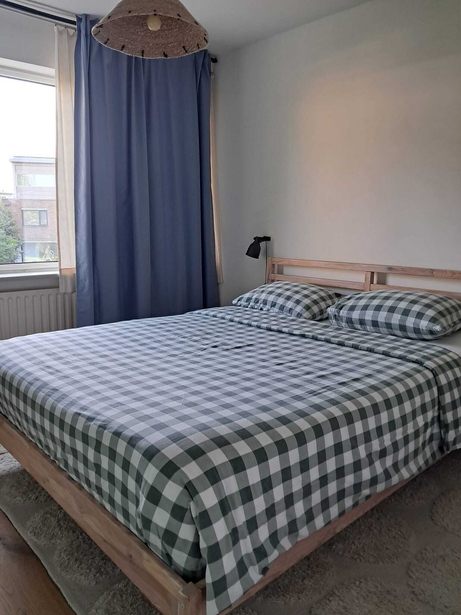 3 bedrooms, iron/ironing board, internet, bed sheets