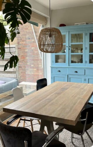 Greenspot. Peace, space, near city and airport, by park, sunny garden