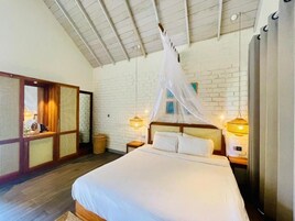 Brankas, kedap suara, Wi-Fi gratis, dan seprai linen