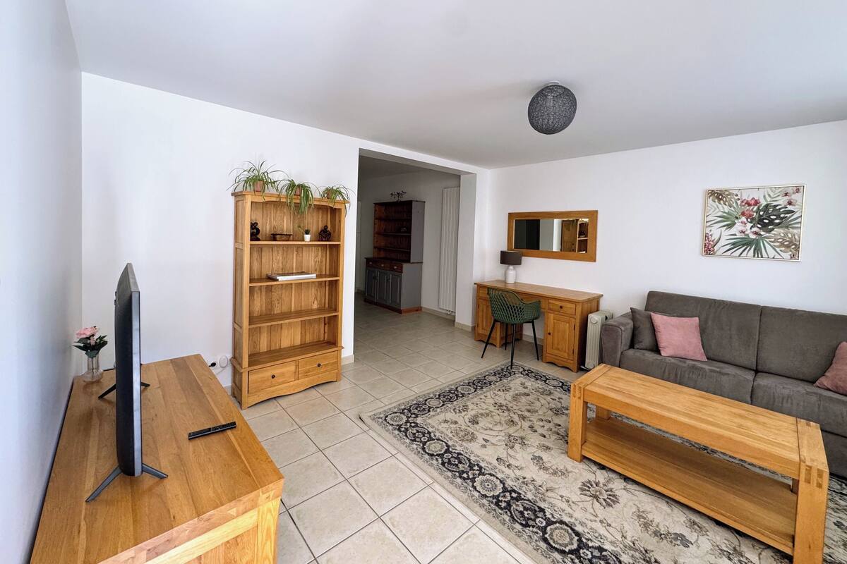 Comfort Apartment, 1 Queen Bed with Sofa bed, Pool Access, Annex Building | Living area | TV