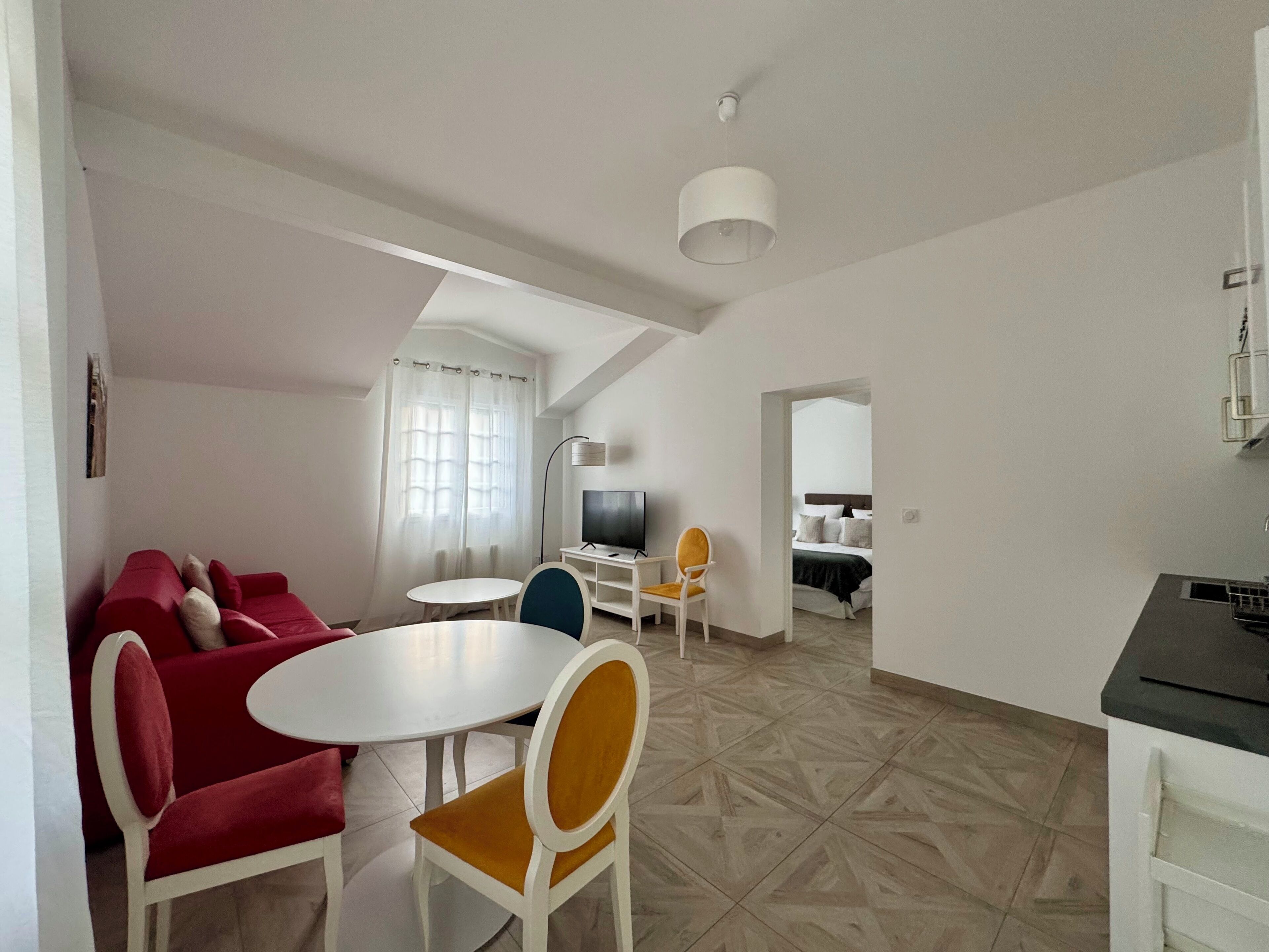 Apartemen Comfort, 1 Tempat Tidur Queen dengan tempat tidur Sofa, akses ke kolam renang | Setrika/meja setrika, tempat tidur bayi, Wi-Fi gratis, dan seprai linen