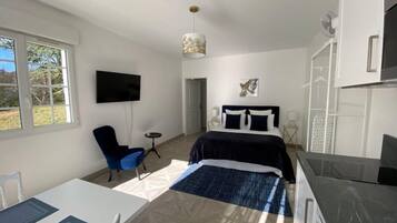 Chambre Classique, vue jardin | Fer et planche Ă repasser, Wi-Fi gratuit