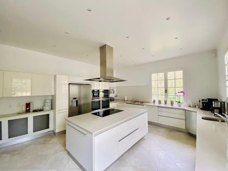 Superior Room, Patio, Mountain View | Private kitchen