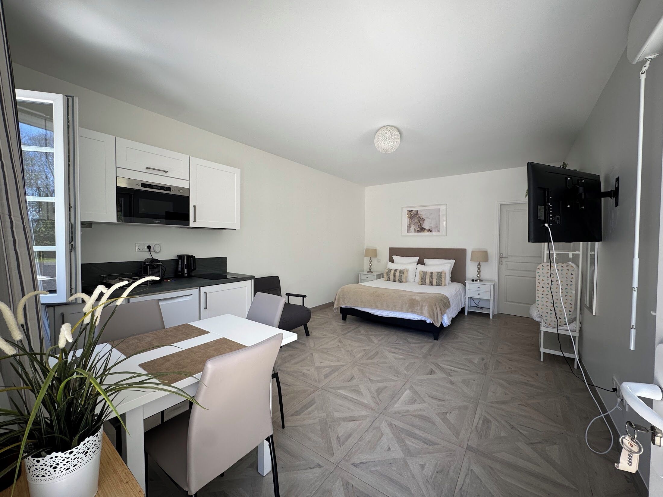 Classic Studio, 1 Queen Bed, Annex Building