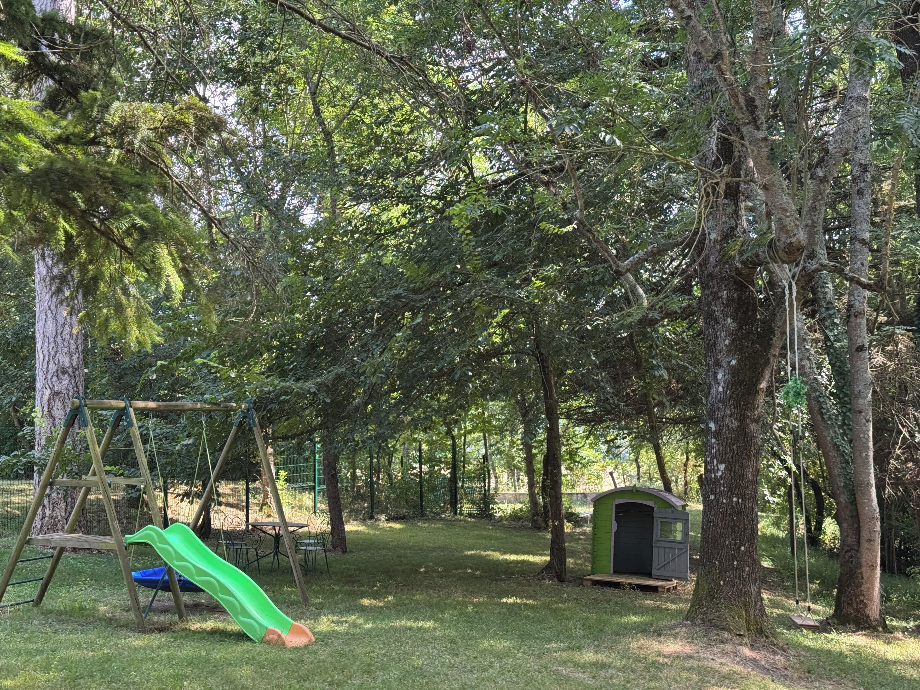 Children’s play area – outdoor