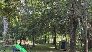 Children’s play area – outdoor
