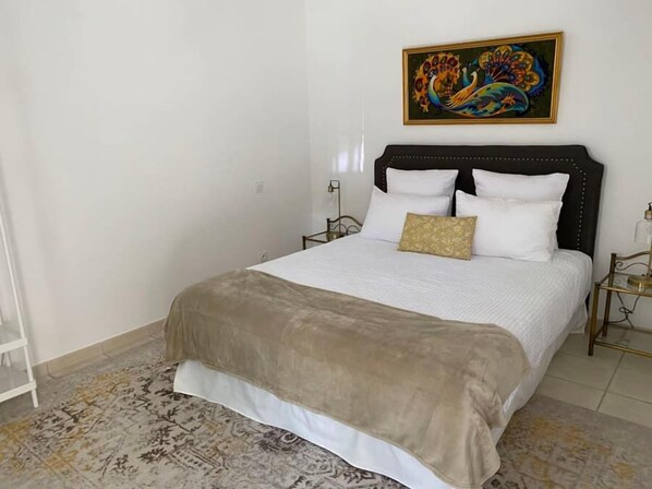 Comfort Apartment | Iron/ironing board, free WiFi