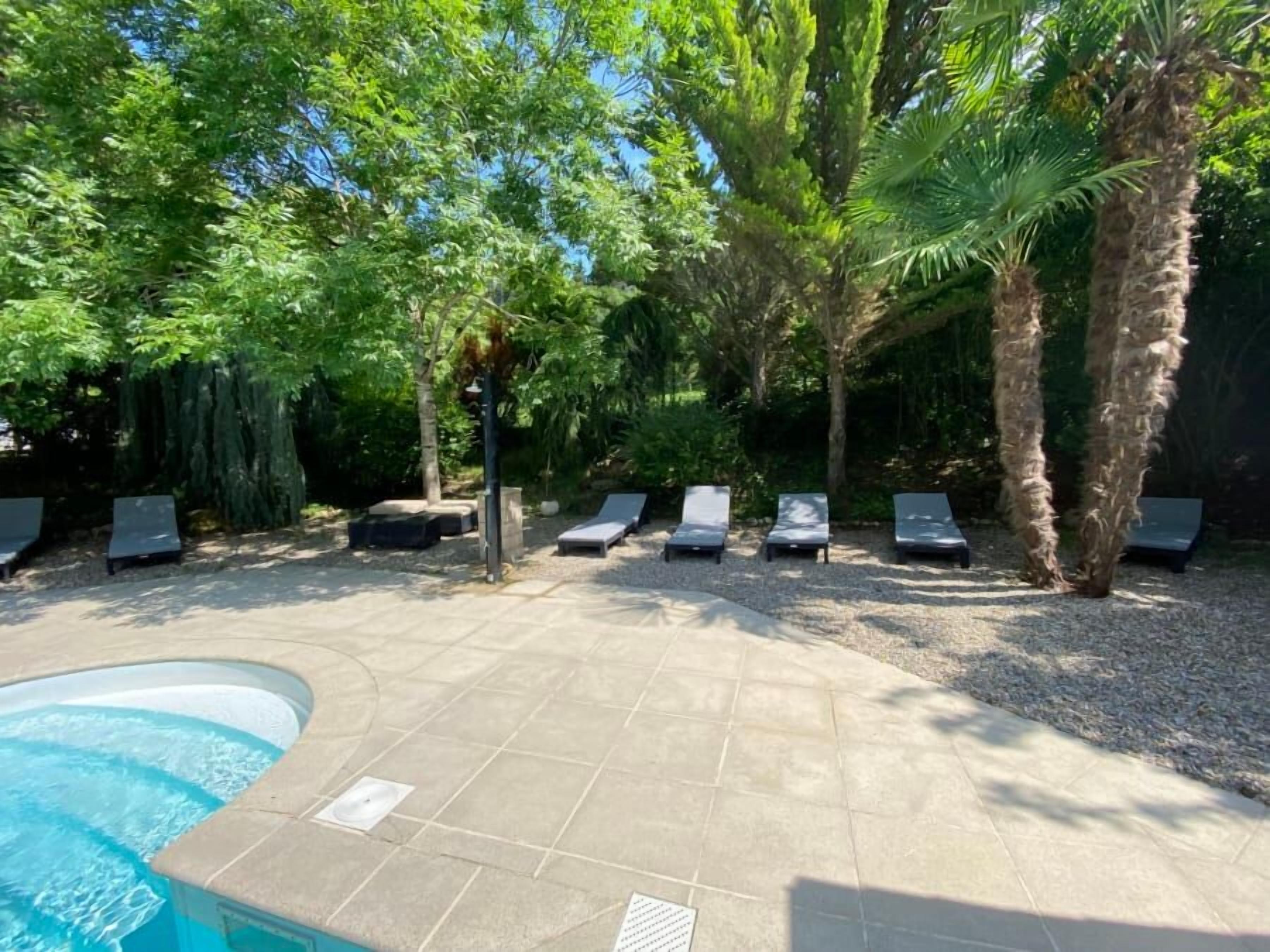 Piscina a l'aire lliure de temporada 