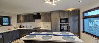 Modern Comforts & Homely Charm – Allan&Ella House, Perth Scotland