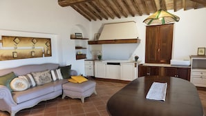 Unclassified image, 3 of 24, button - Peace, nature relaxation and good food, ingredients for a fabulous vacation. (Volterra)