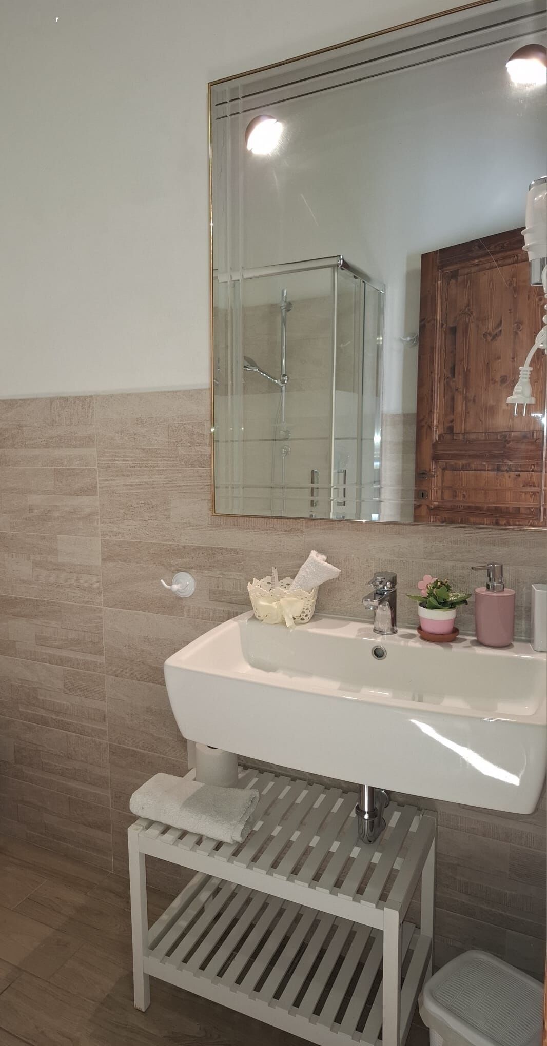 Dusche, Haartrockner, Bidet, Handtücher