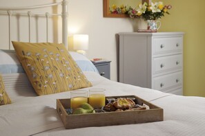 2 عدّة غرف نوم ومكتب ومكواة/لوح كي وواي فاي