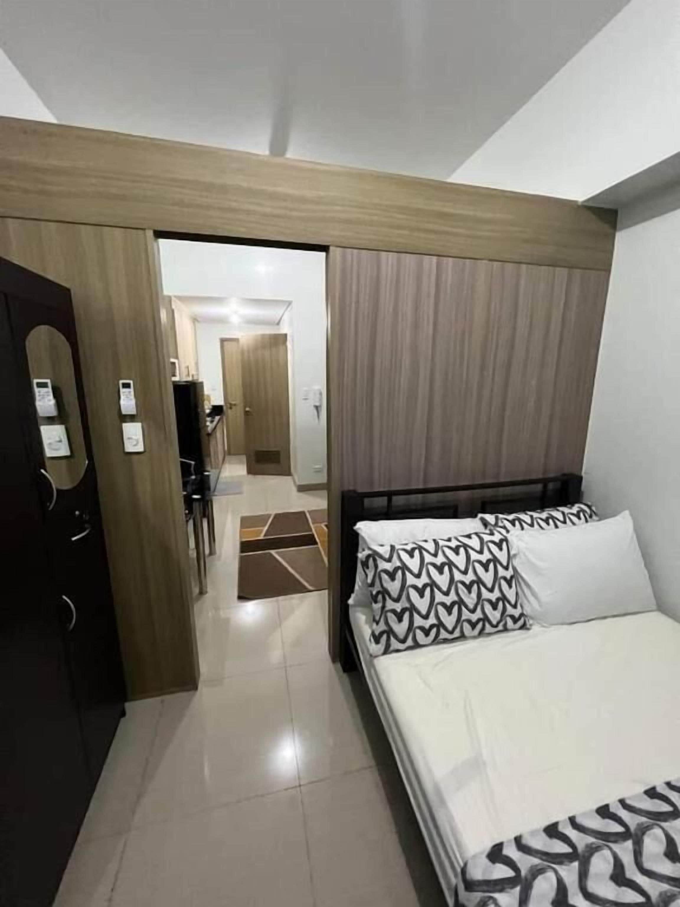 Comfort Condo, 1 Queen Bed with Sofa bed, Balcony | Iron/ironing board, free WiFi