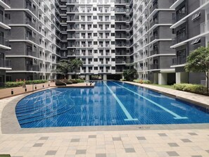 4 indoor pools, 4 outdoor pools - Spacious Accommodation (Pasay)