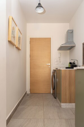 Economy Studio, Balcony, City View | Private kitchen | Microwave, cookware/dishes/utensils