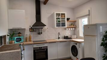 House, 2 Bedrooms, Accessible, Smoking | Bahagian dalam