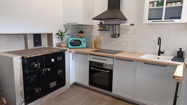 House, 2 Bedrooms, Accessible, Smoking | Bahagian dalam