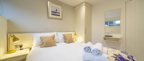 2 室のベッドルーム、アイロン / アイロン台、WiFi、ベッドシーツ