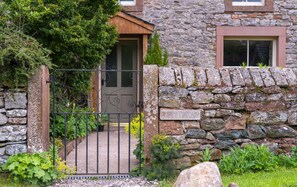 تفاصيل الفندق من الخارج