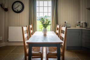 Dining - Deer House @ Underley Estate -  a cottage that sleeps 4 guests  in 2 bedrooms (Kirkby Lonsdale)