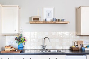 Microondas, horno y lavavajillas 