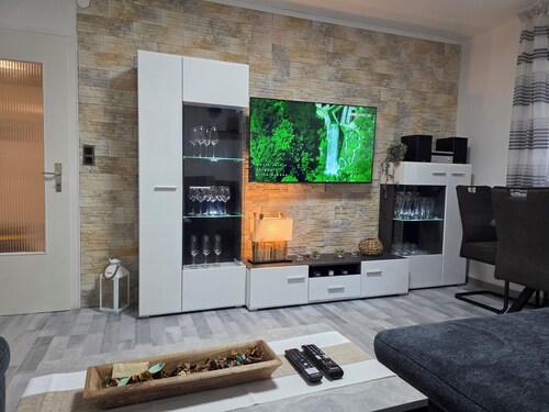 Exklusives und helles Apartment im Zentrum, 1 Gbit WLAN, Boxspringbetten, Spülm.