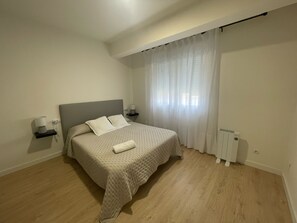 2 Schlafzimmer, Bügeleisen/Bügelbrett, WLAN, Bettwäsche