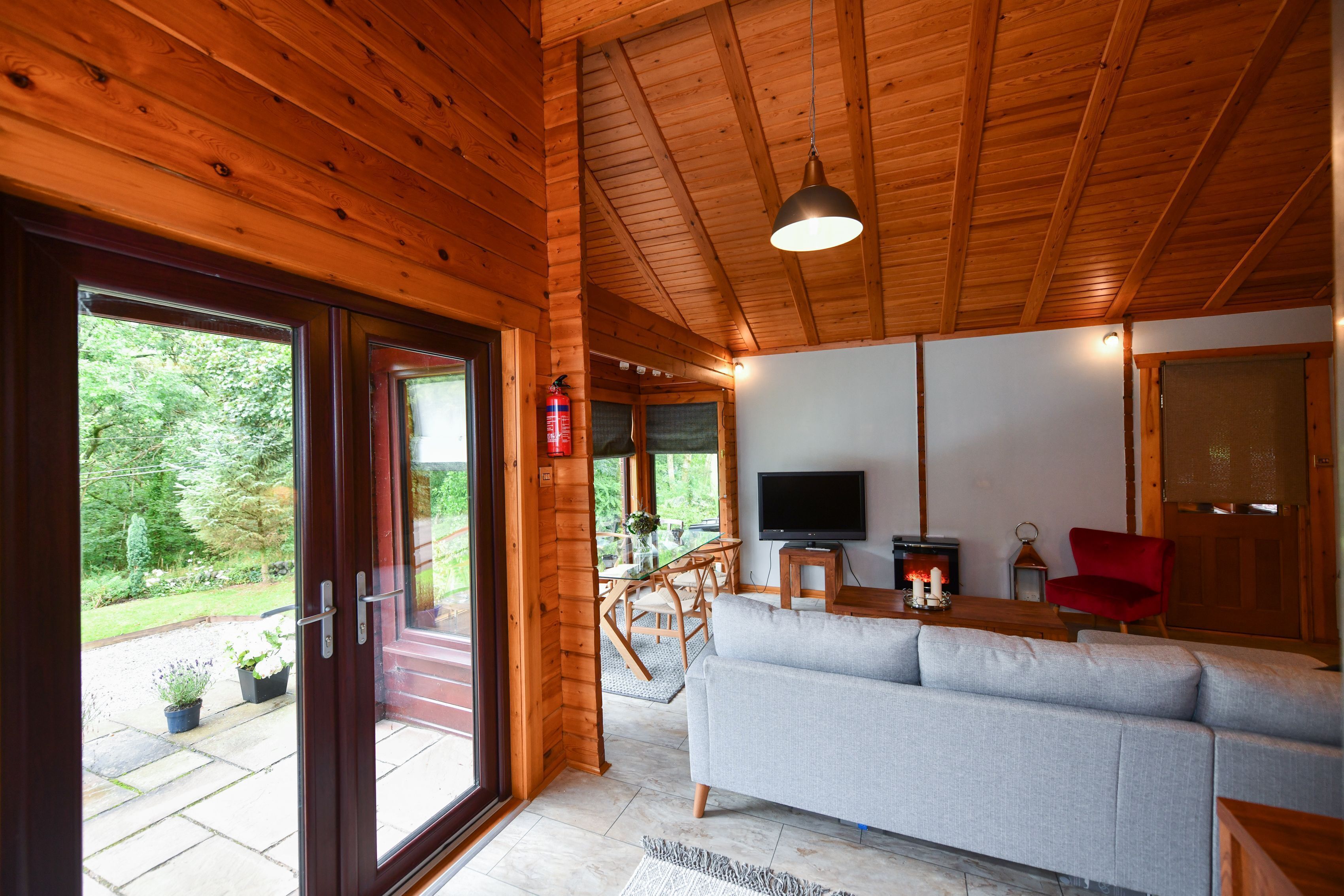 المنشأة من الداخل