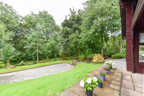 المنطقة المحيطة بالمنشأة