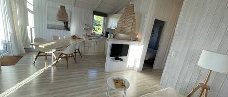 TV, lareira, aparelho de som