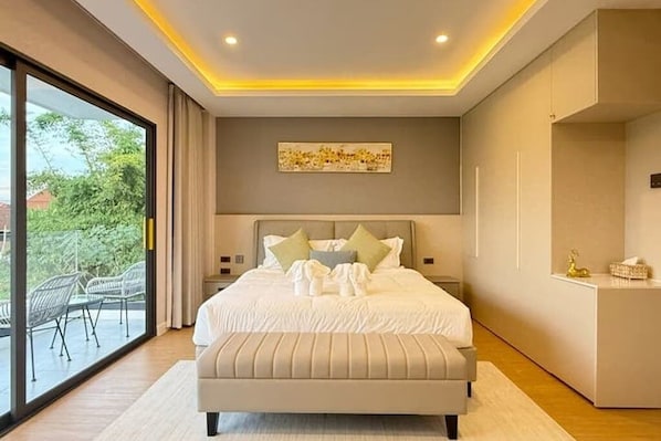 4 bedrooms, iron/ironing board, free WiFi, bed sheets