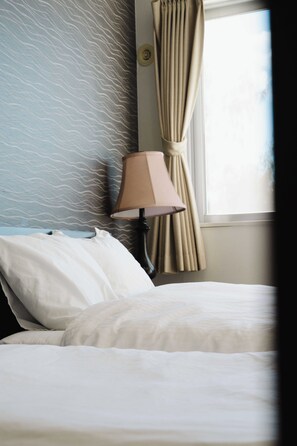 Phòng dành cho gia đình, 2 phòng ngủ, ban công, quang cảnh vịnh | Khu vực làm việc phù hợp cho laptop 