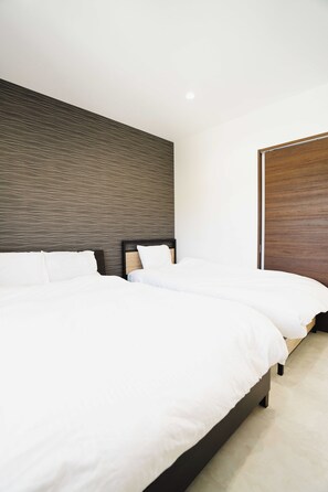 Family Room, Balcony, Bay View | Free WiFi