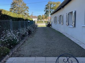 Property grounds - Stay at the edge of Chambord Park, comfy former lodging close to windmills (Maslives)